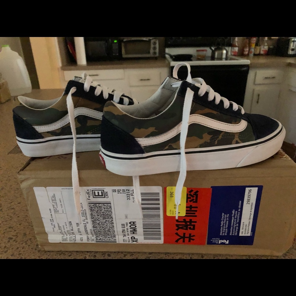 Vans - Picture 4 of 8